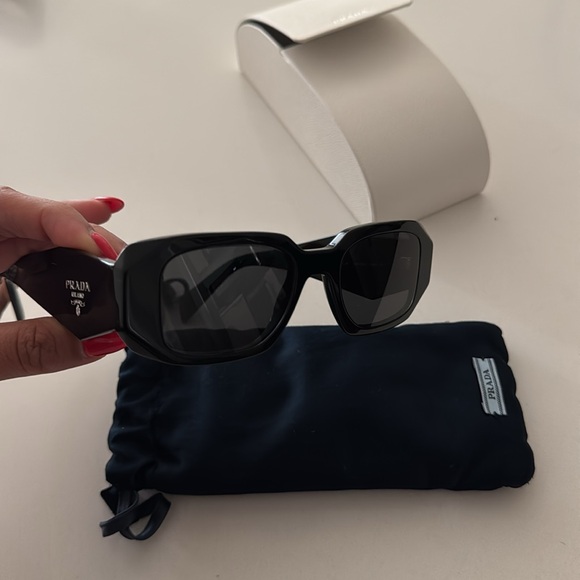 Prada Symbole sunglasses - Picture 2 of 8